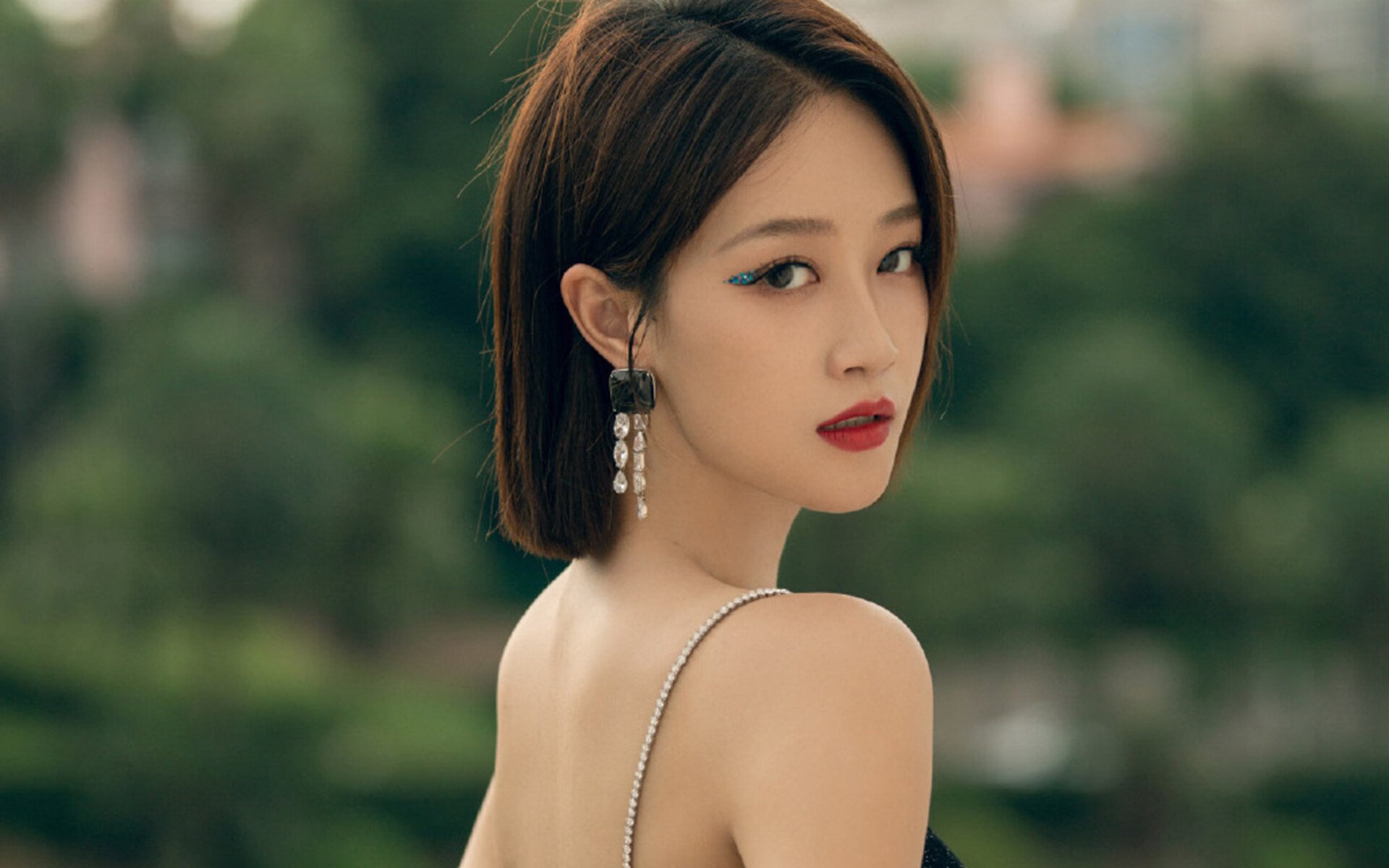 苏炳添技惊四座全场沸腾田径百米赛,苏炳添跑进百米决赛