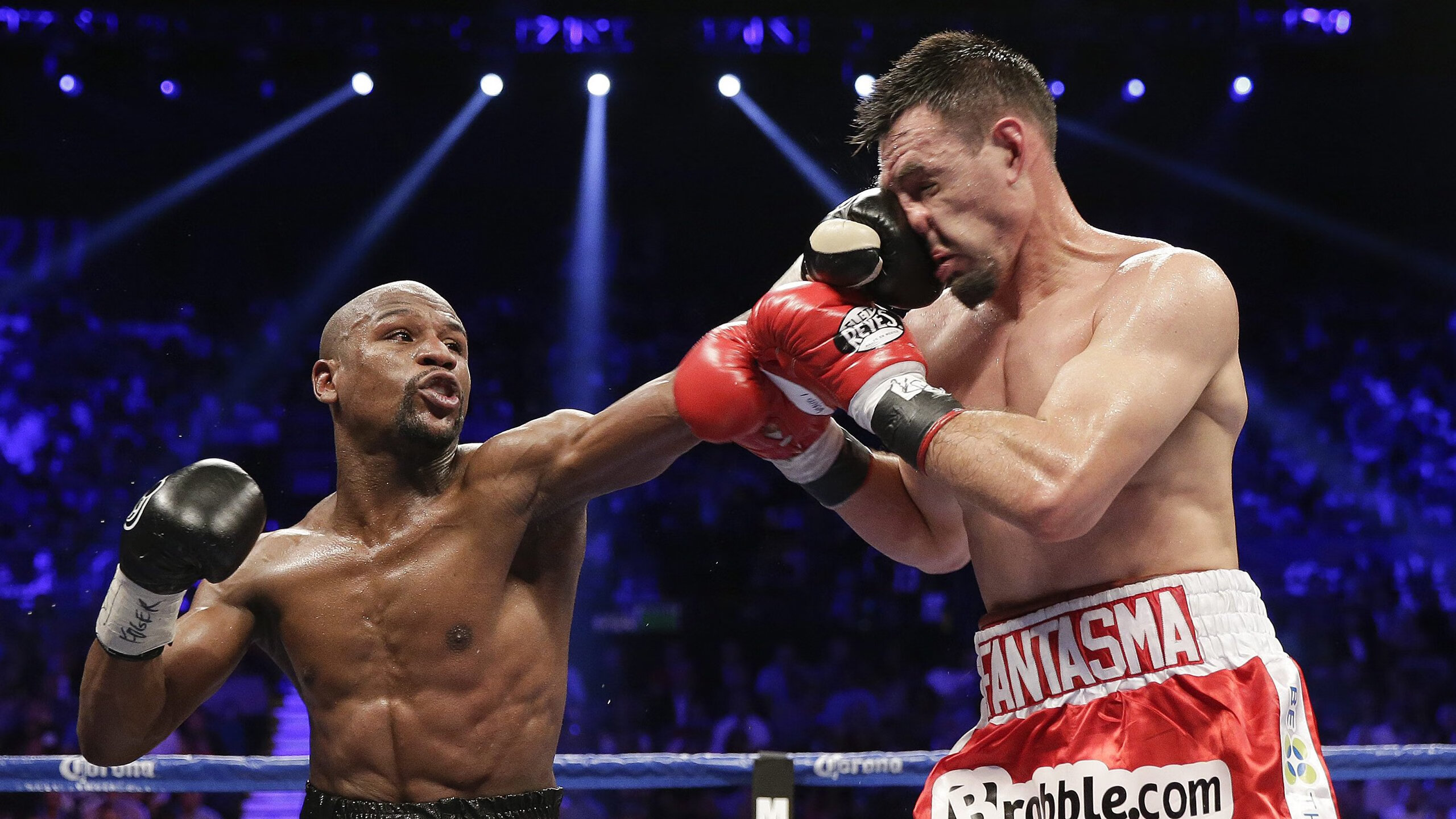 库里：连续52场比赛投中至少三分，创造历史！，库里57分+11记三分难阻败局 再现经典